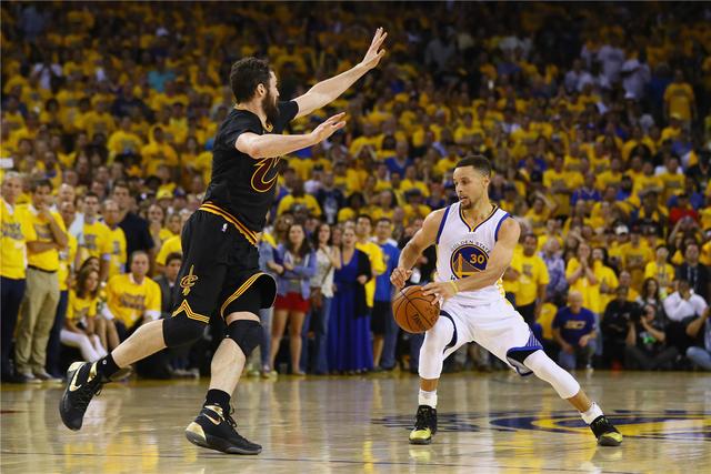 13记三分！克莱蒙斯轰下55分 新疆队史第三人